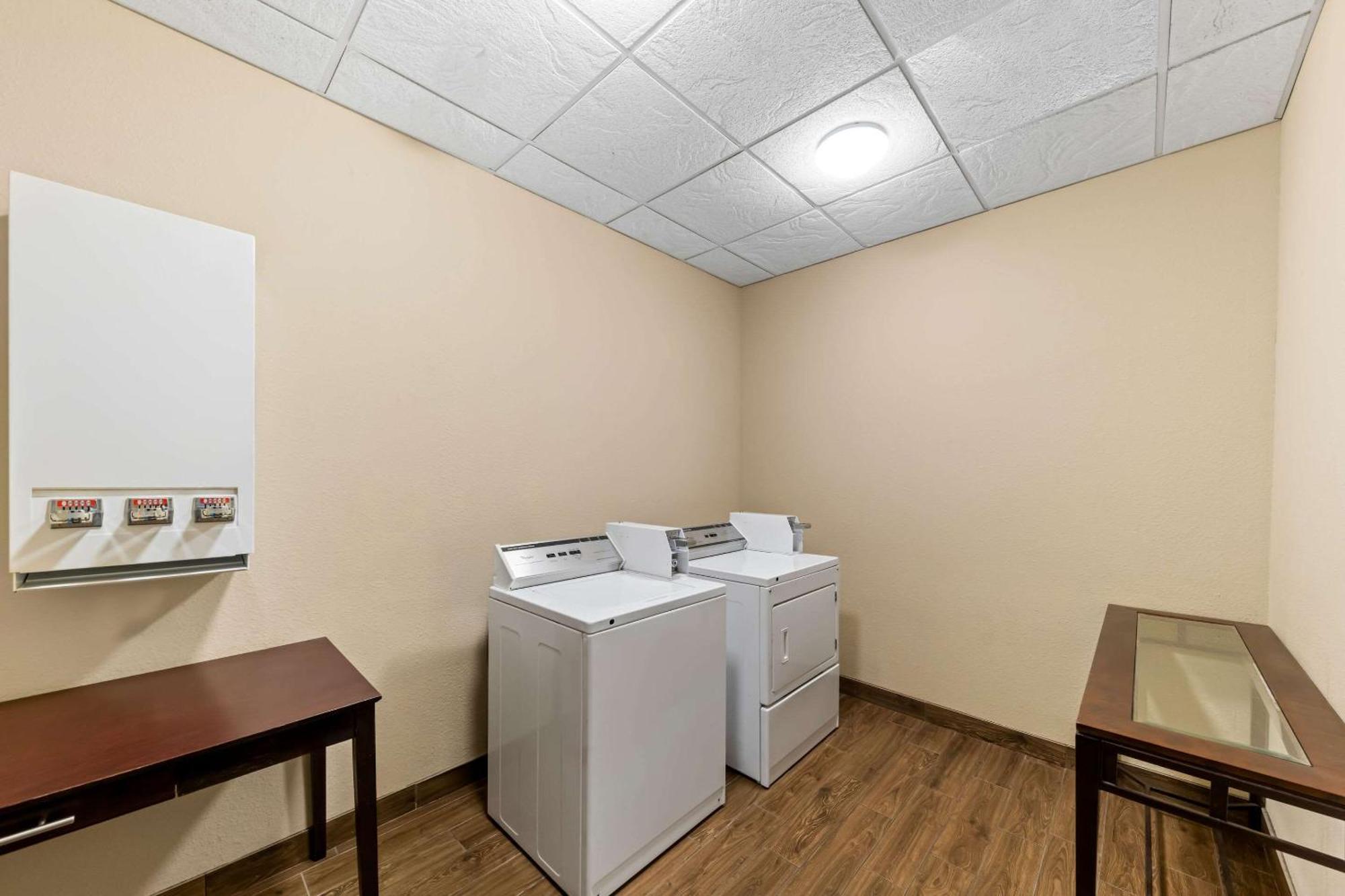 Comfort Inn & Suites Near Lake Lewisville Corinth Exteriér fotografie